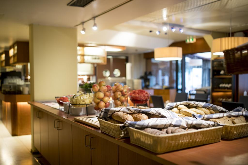 Hotel Savoy มารีฮามน์ ภายนอก รูปภาพ