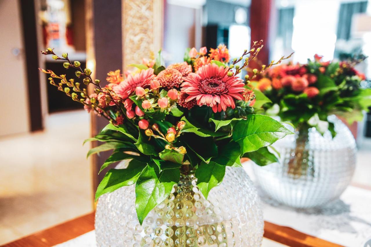Hotel Savoy มารีฮามน์ ภายนอก รูปภาพ